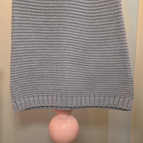 Charming Knit Dress with Pink Floral Accent - Picture 4 of 7